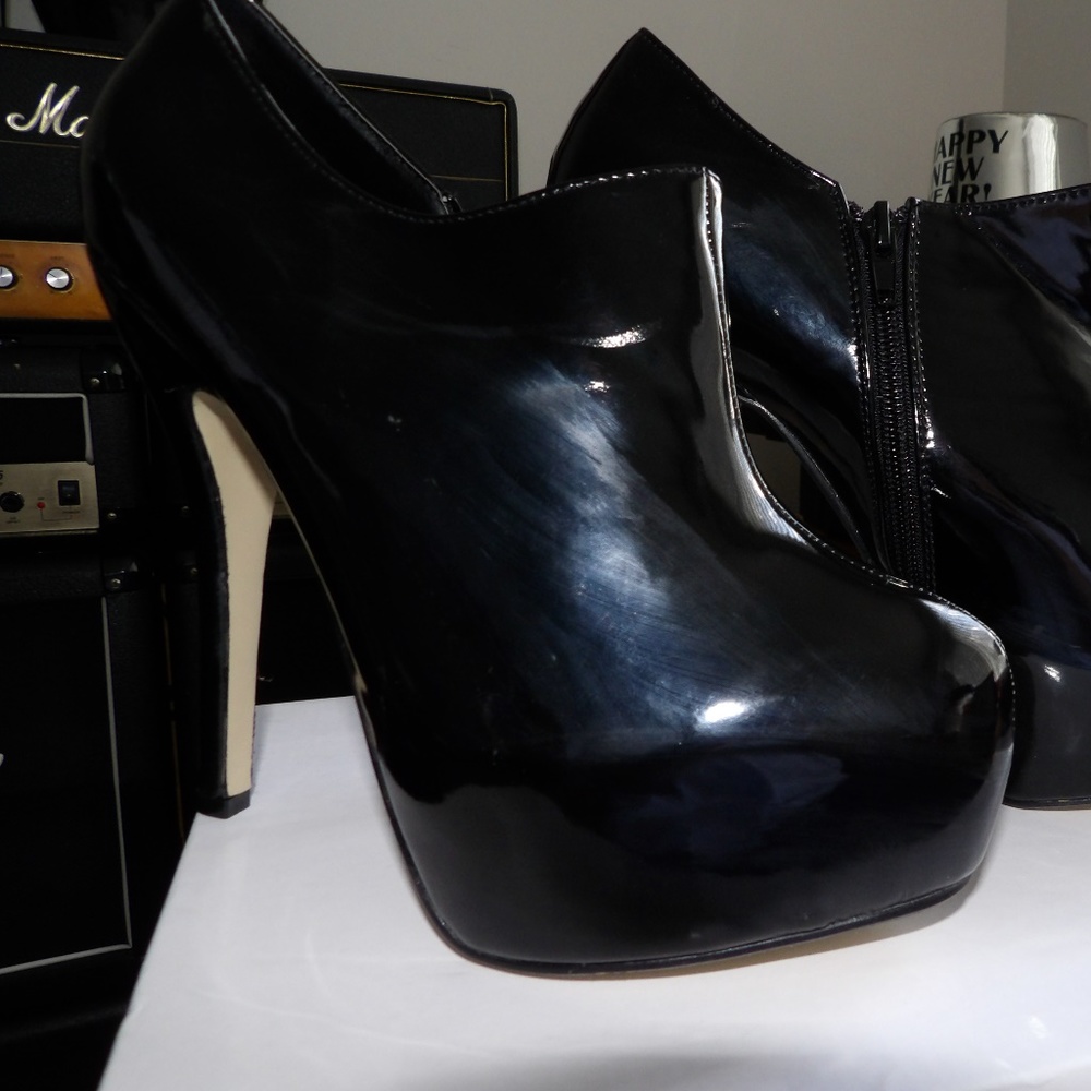 I<3Krush Black Patent Shoe Boot 9